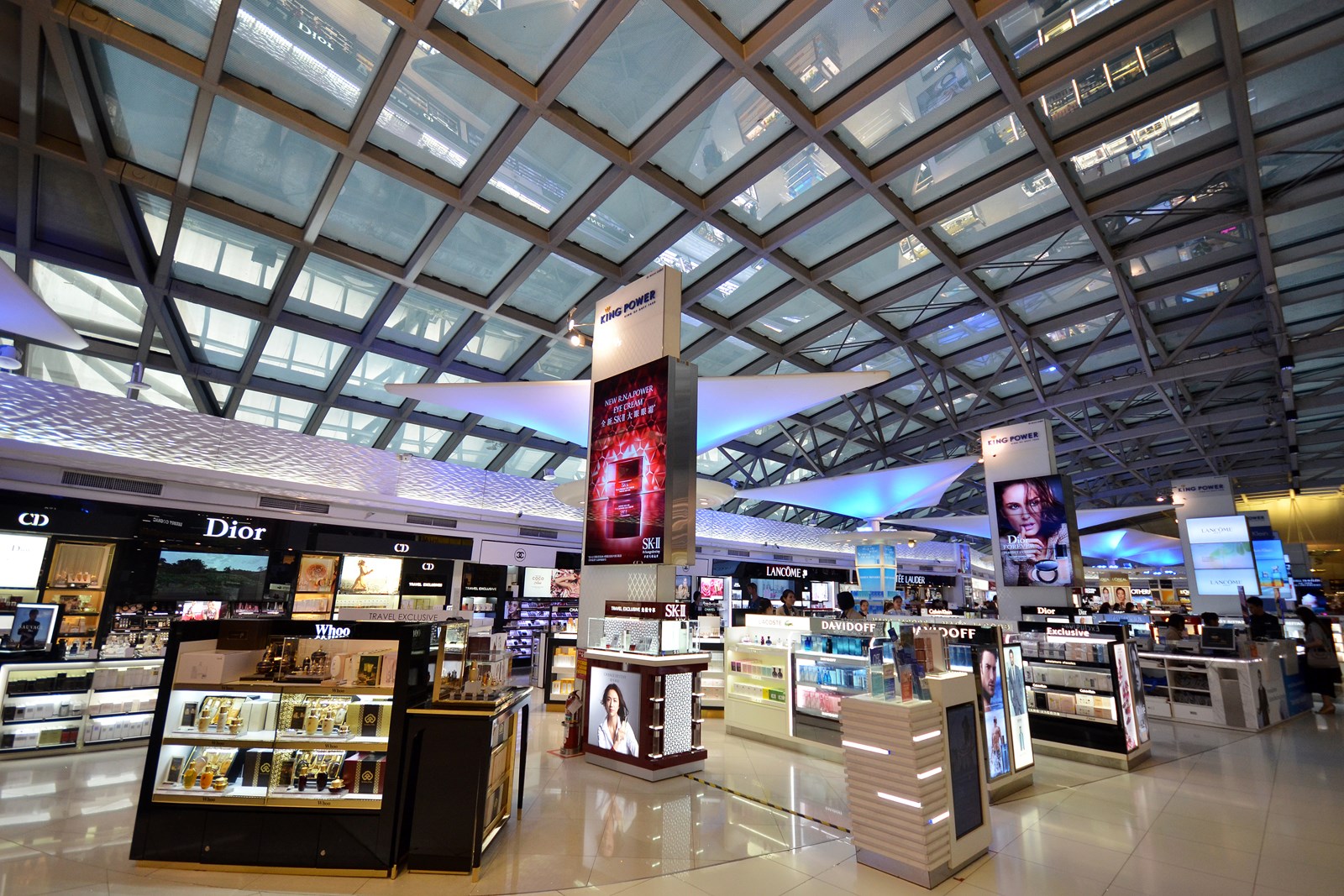 Airport Duty Free Shopping ?anchor=center&mode=crop&width=1600&height=1067&format=auto&quality=90&rnd=133161130178700000